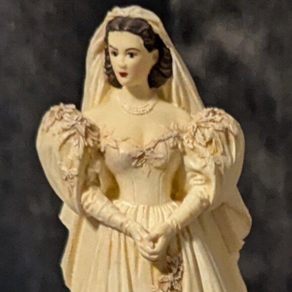 Gone with the Wind Glass Dome Figurine Scarlette's Betrothal 1993 EUC - Picture 4 of 9